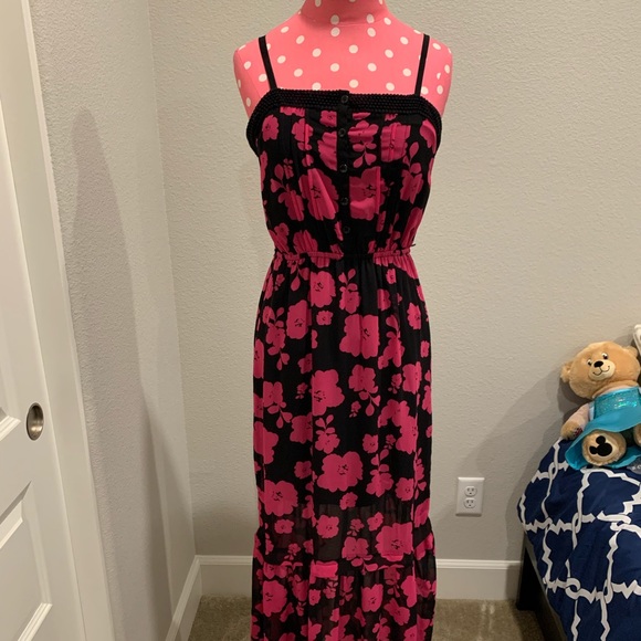 Kensie Dresses & Skirts - Kensi Maxi Dress